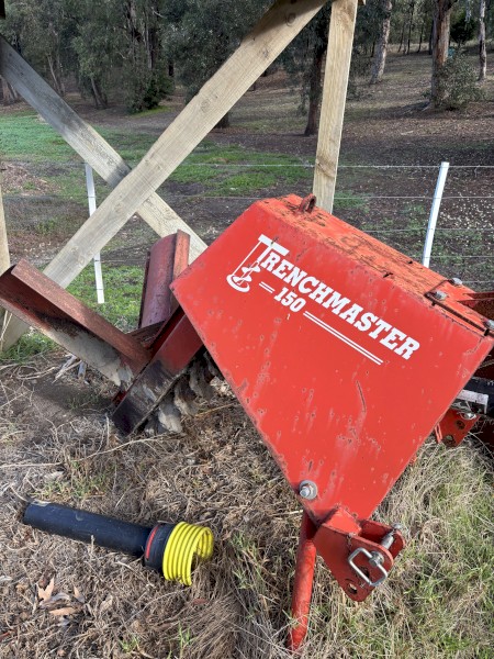 Trenchmaster 150 Trencher