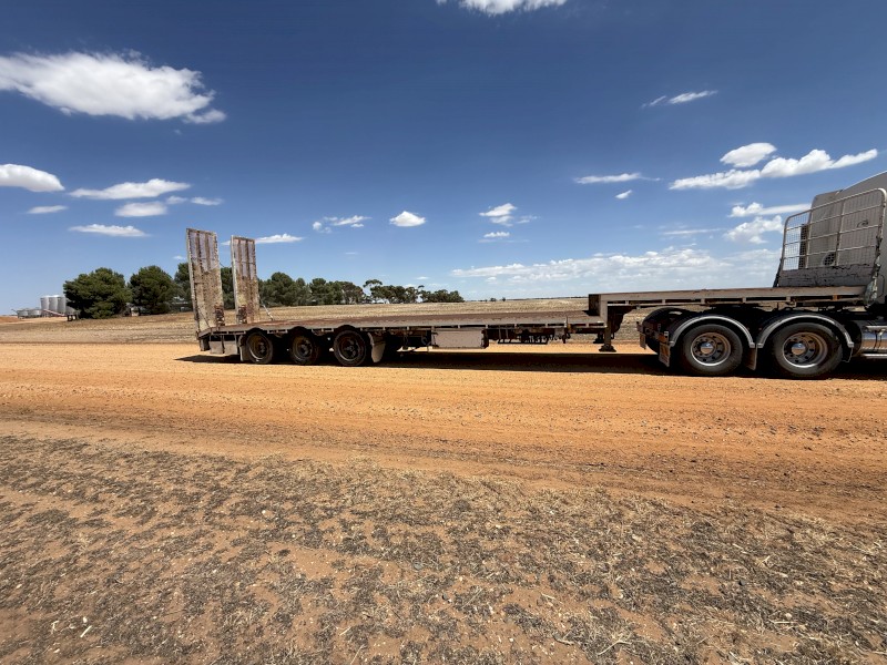 2004 Southern Cross Drop Deck Extendable Trailer