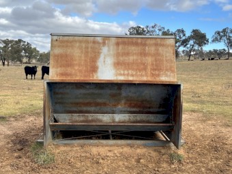 Parkes Industries Cattle Feeders x 6