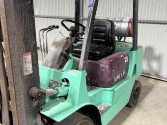 2008 Mitsubishi 2.5 tonne forklift 