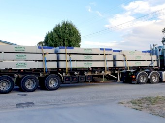 Rectangle 14ft Water Trough . 716Lt capacity. Comes with float cover.