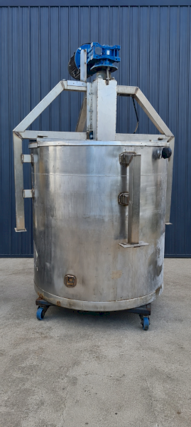 Stainless Steel Tank with Mixer 2500L