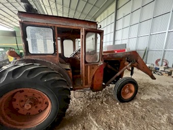 Chamberlain Champion 9G Tractors x 2