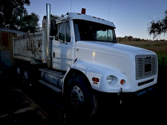 1995 Freightliner FL112 Bogie Tipper
