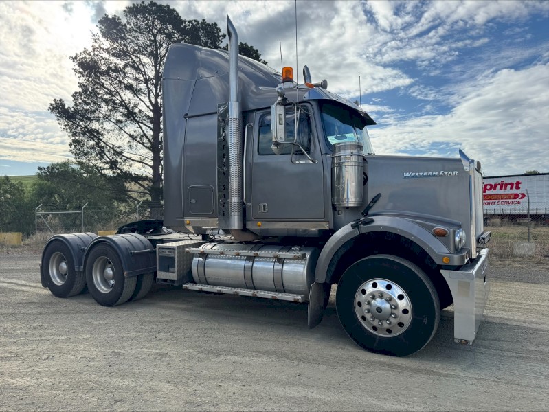 2014 Western Star 4684FX Prime Mover