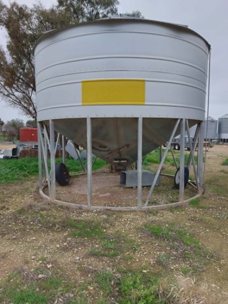 7 x Jaeschke & Campbell Field Bins 30-33mt