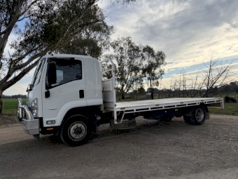 Tray Truck Isuzu FSD 2016