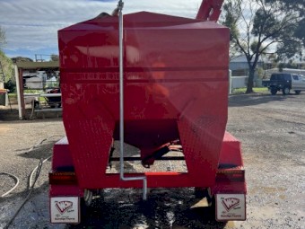 Bromar Sheep Feeder