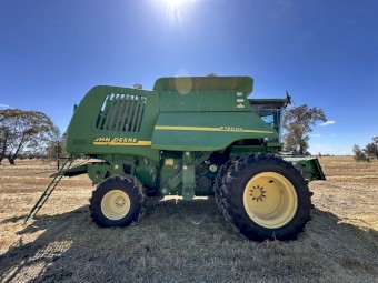 John Deere 9750 STS Header with Front and Trailer