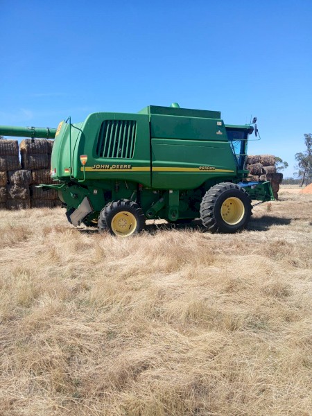 John Deere 9650 STS Header with Draper Front and Trailer