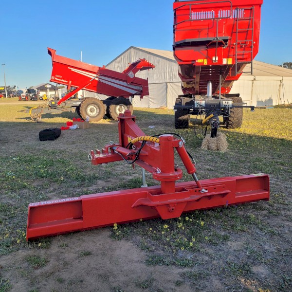 Herculano 3 Metre, Hydraulic Levelling Blade.