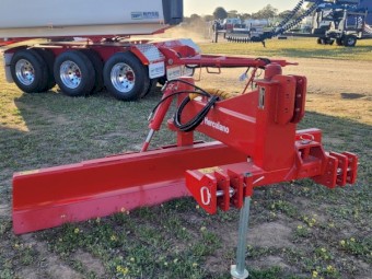 Herculano 3 Metre, Hydraulic Levelling Blade.