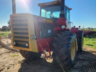 Versatile 855 Tractor