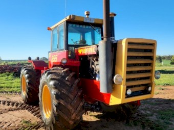 Versatile 855 Tractor
