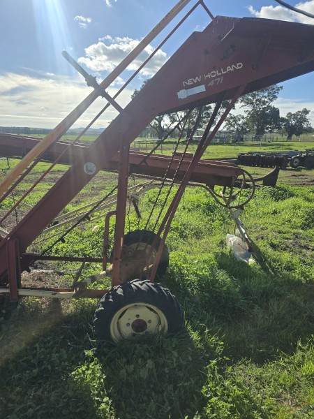 New Holland 471 Hay Elevator