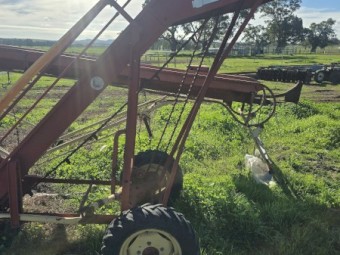 New Holland 471 Hay Elevator