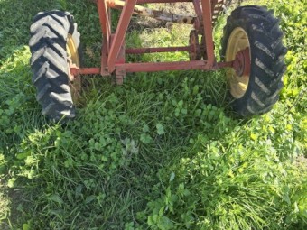 New Holland 471 Hay Elevator