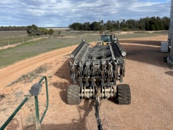 2011 NDF SA650 Disc Seeder