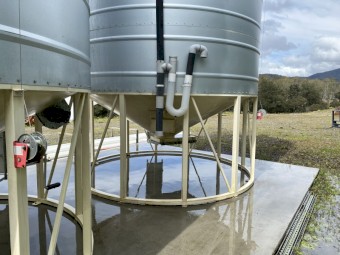 4 × Ahrens 35 Tonne Sealed Aerated Grain Silos