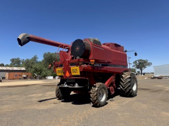 2002 Case IH 2388 Header with Front