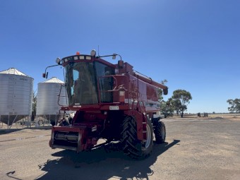 2002 Case IH 2388 Header with Front