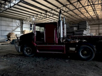 1993 International S-Line Prime Mover with 1986 Barker Tri Axle Semi Trailer