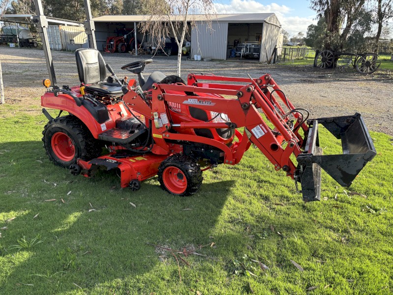 Kioti CS2610 Tractor
