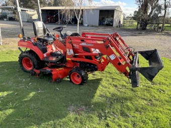 Kioti CS2610 Tractor