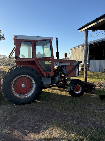 Massey Ferguson 1085 Tractor