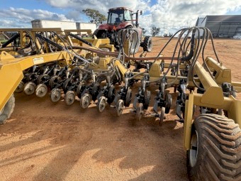 2013 Serafin Ultisow S40 Disc Seeder with Gason Cart