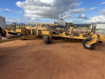 2013 Serafin Ultisow S40 Disc Seeder with Gason Cart