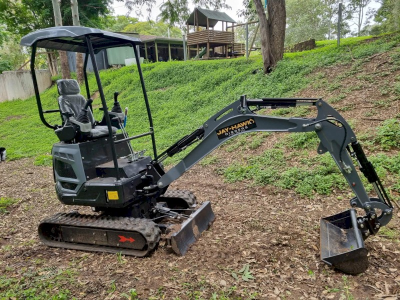 Jay-Hawk 1.4 tonne Excavator with Attachments