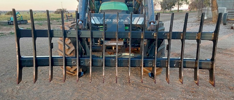 Challenge Curved Stick Rake