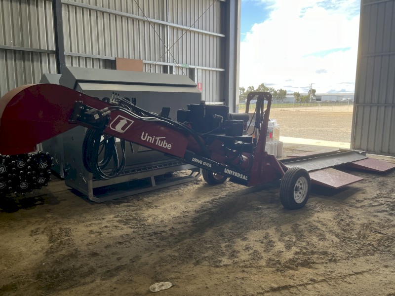 Uni Tube 2200 Series Drive Over Hopper