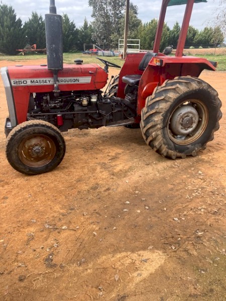 Massey Ferguson 250 Tractor