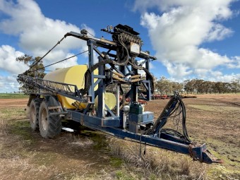 2010 Hayes 38mt 8000lt Boom Spray