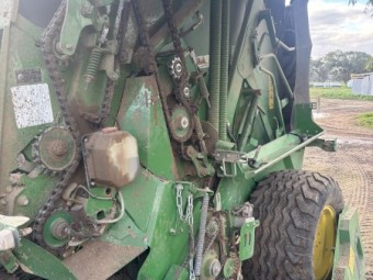 John Deere 990 Round Baler