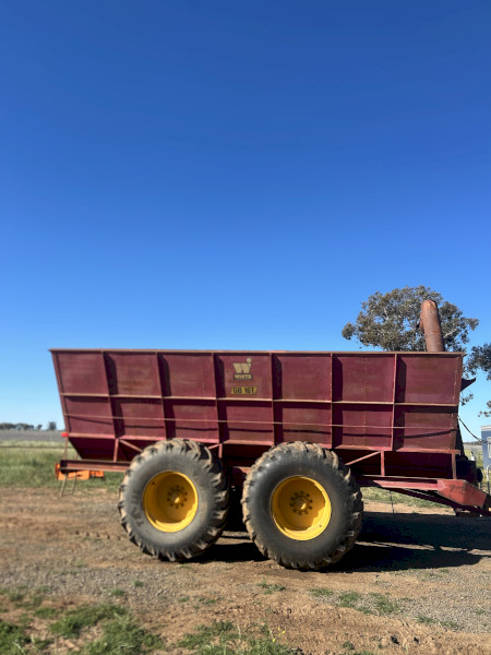 08 16 tonne white bogey axle chaserbin 