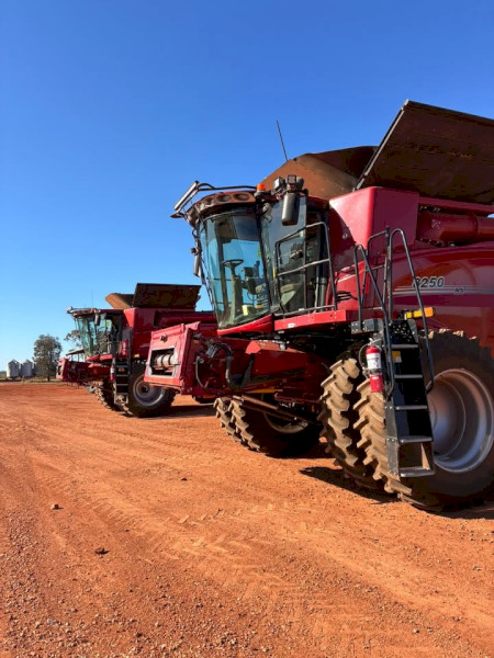 2021 CASE IH Axial-Flow 8250 Header