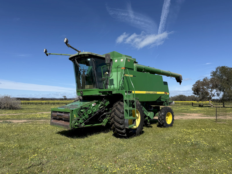 1999 John Deere 9610 Maximizer Header 