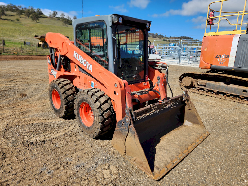 2020 Kubota SSV75 Skid Steer Loader