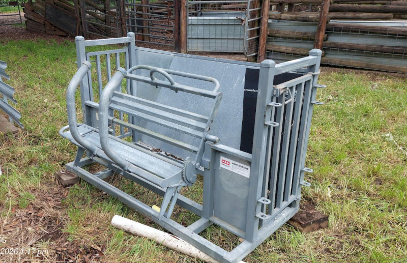 2024 Arrrowquip sheep handler