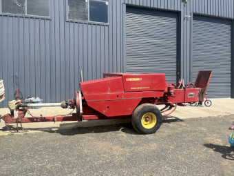 New Holland 417 Square baler