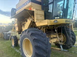 New Holland TR88 Header with Fronts