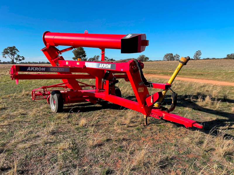 Akron EXG300 Silo Bag Outlaoder