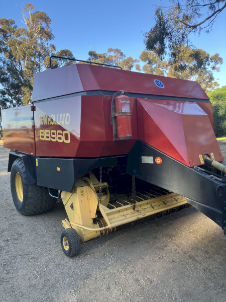 New Holland BB960