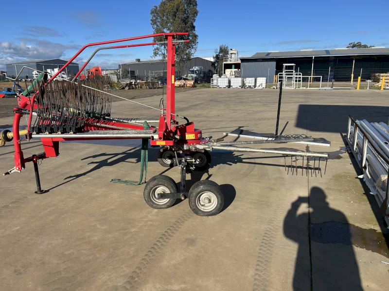 2009 Massey Ferguson Single Rotor Rake