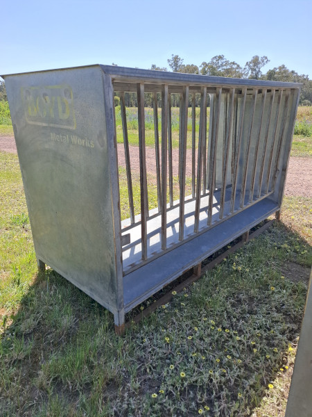 Boyd Hay Feeders x 3