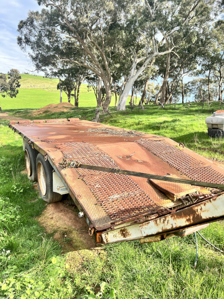 Boggie tag trailer