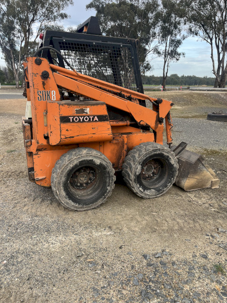 Toyota SDK 8 bobcat 